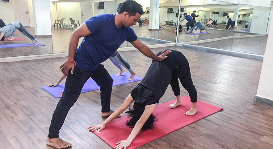 Yoga Classes in East Delhi | Yoga Center in East Delhi- aumyogashala.com